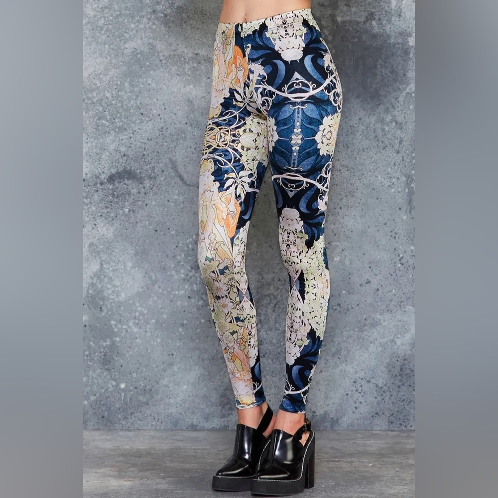 *Limited Edition Sold Out* BlackMilk Mucha Leggings Size Small, Blue